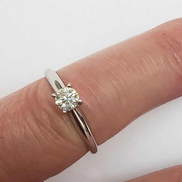 Estate Vintage 14k White Gold .25ct Diamond Engagement Ring - Picture 3 of 10